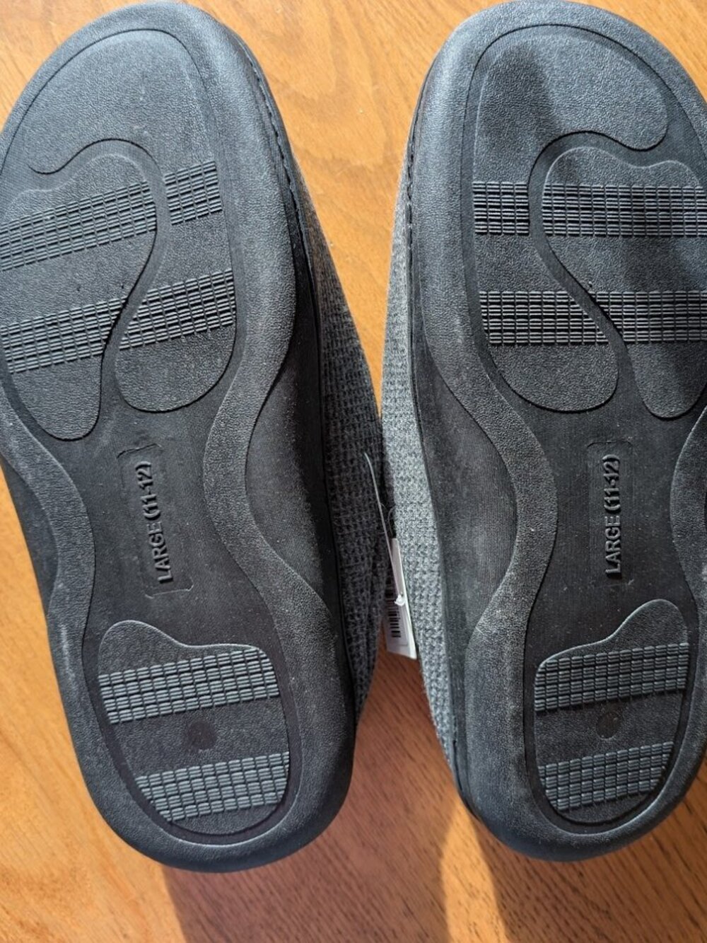 slippers - Picture 4 of 4